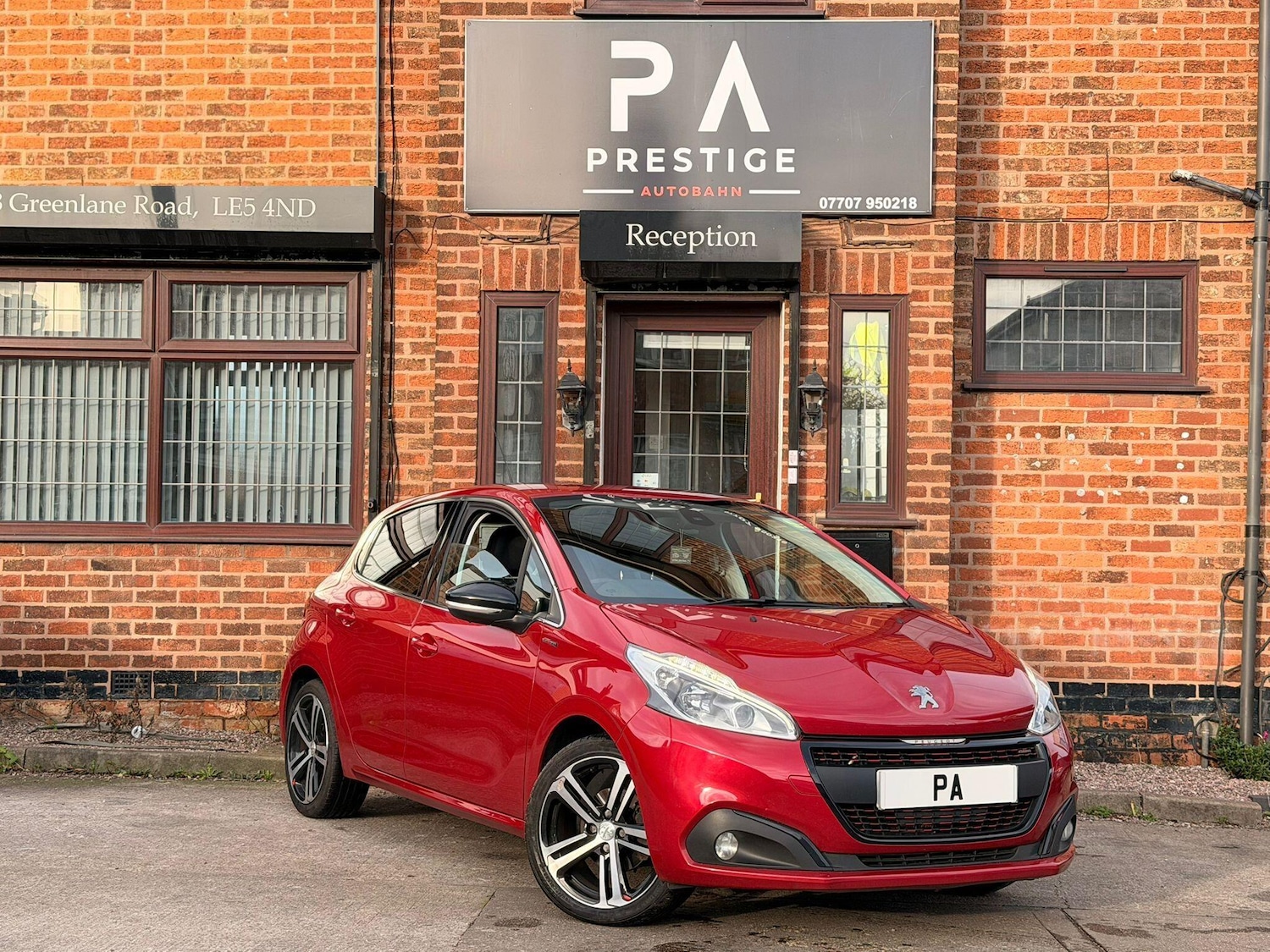 Used Peugeot 208 2017 for sale - 76942559: Photo 1