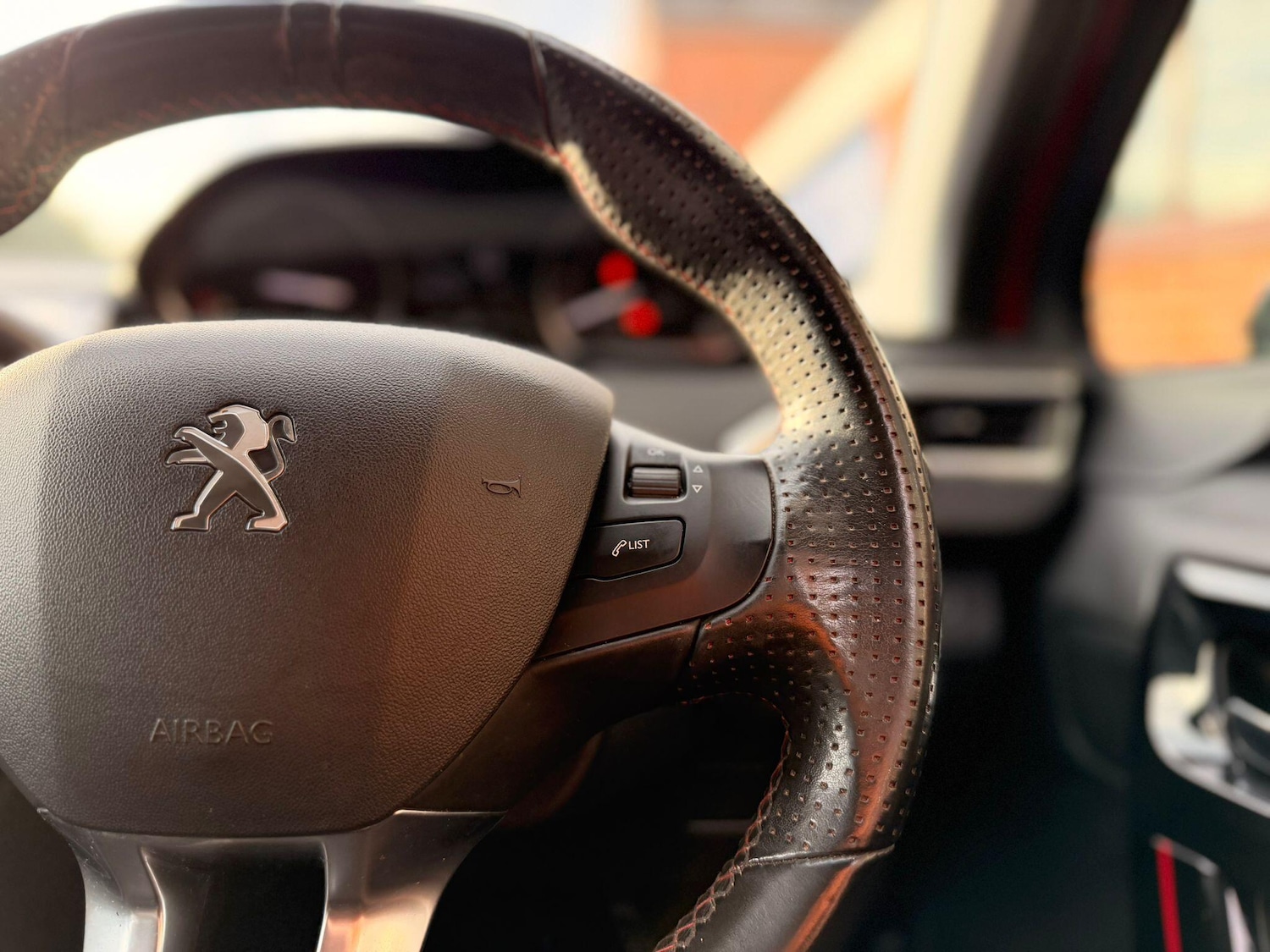 Used Peugeot 208 2017 for sale - 76942559: Photo 15