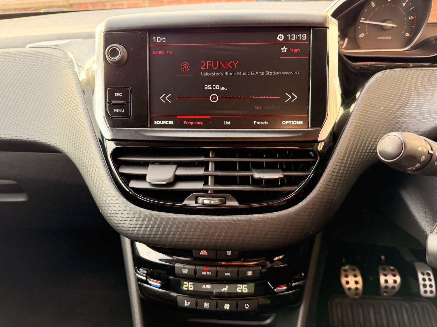 Used Peugeot 208 2017 for sale - 76942559: Photo 16