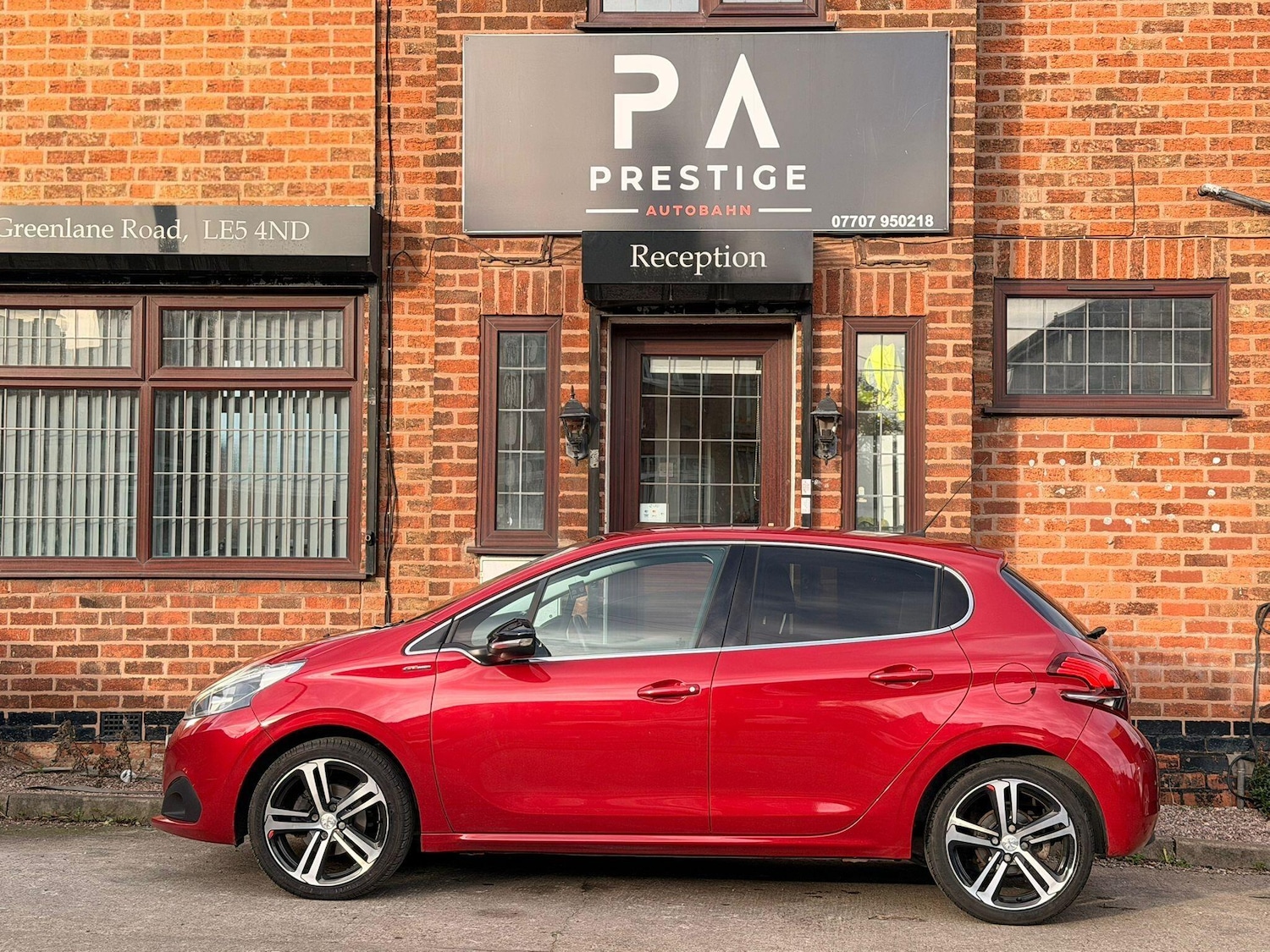 Used Peugeot 208 2017 for sale - 76942559: Photo 6