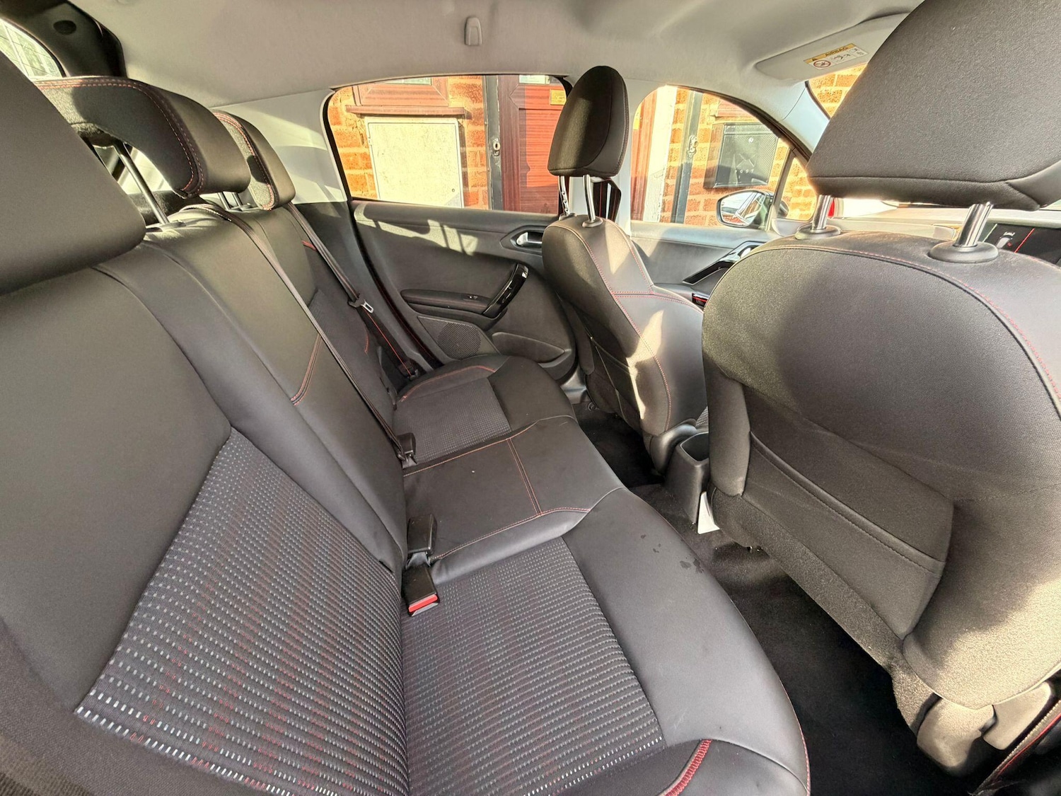 Used Peugeot 208 2017 for sale - 76942559: Photo 8