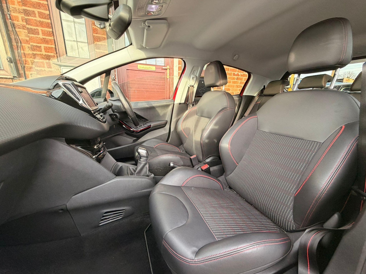 Used Peugeot 208 2017 for sale - 76942559: Photo 9