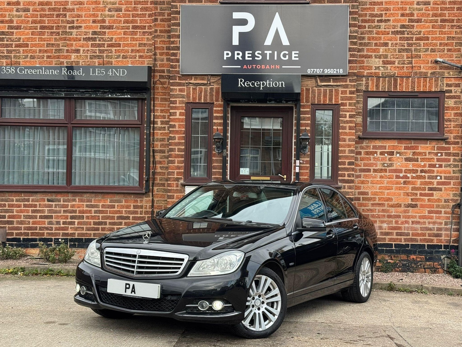 Used Mercedes-Benz C Class 2012 for sale - 76942330: Photo 3