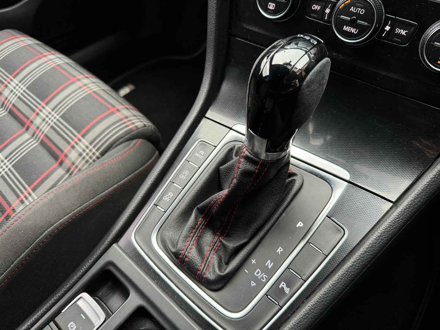 Used Volkswagen Golf 2013 for sale - 76786782: Photo 17