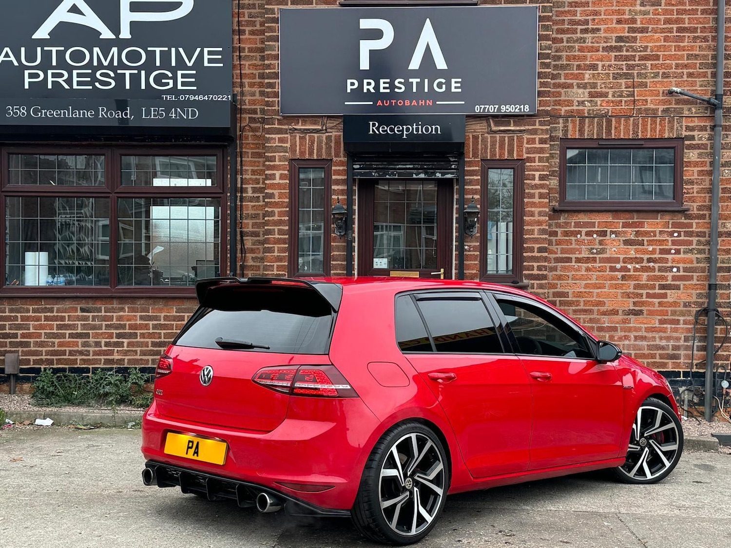 Used Volkswagen Golf 2013 for sale - 76786782: Photo 2