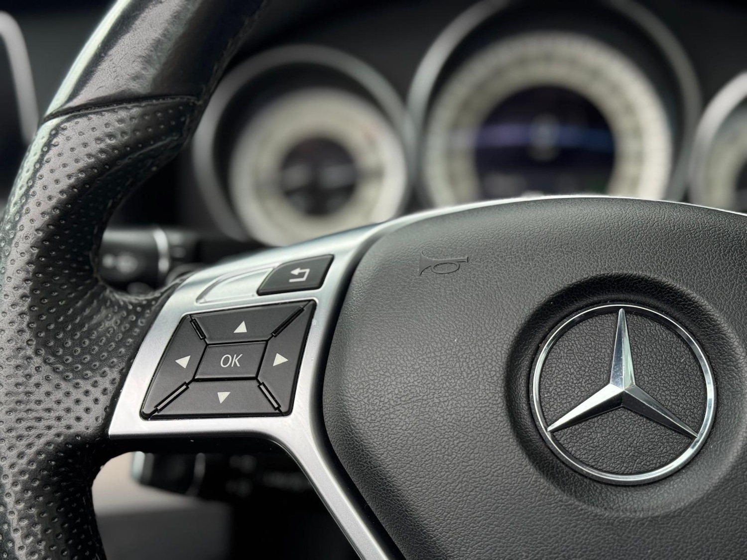 Used Mercedes-Benz E Class 2015 for sale - 76786371: Photo 25