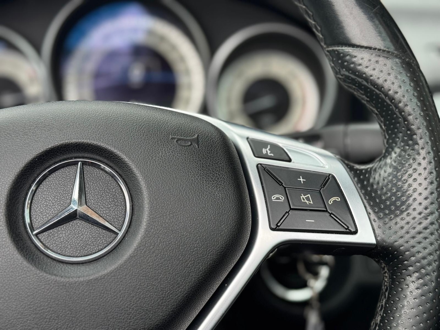 Used Mercedes-Benz E Class 2015 for sale - 76786371: Photo 26