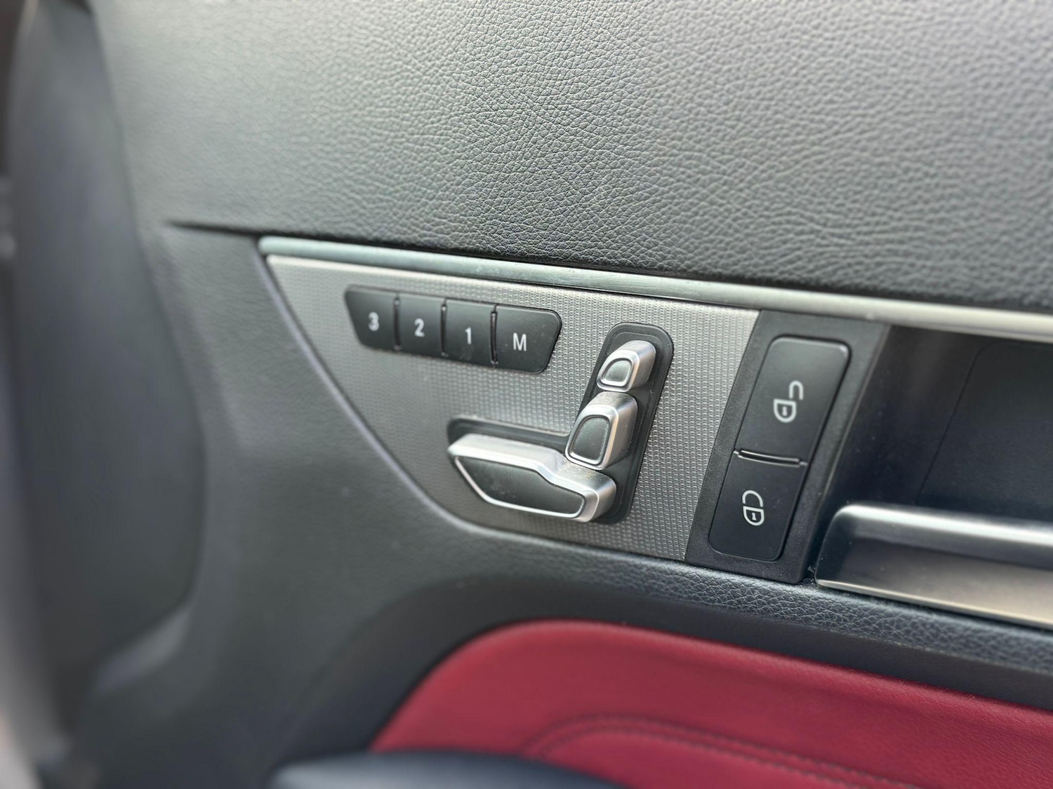 Used Mercedes-Benz E Class 2015 for sale - 76786537: Photo 17