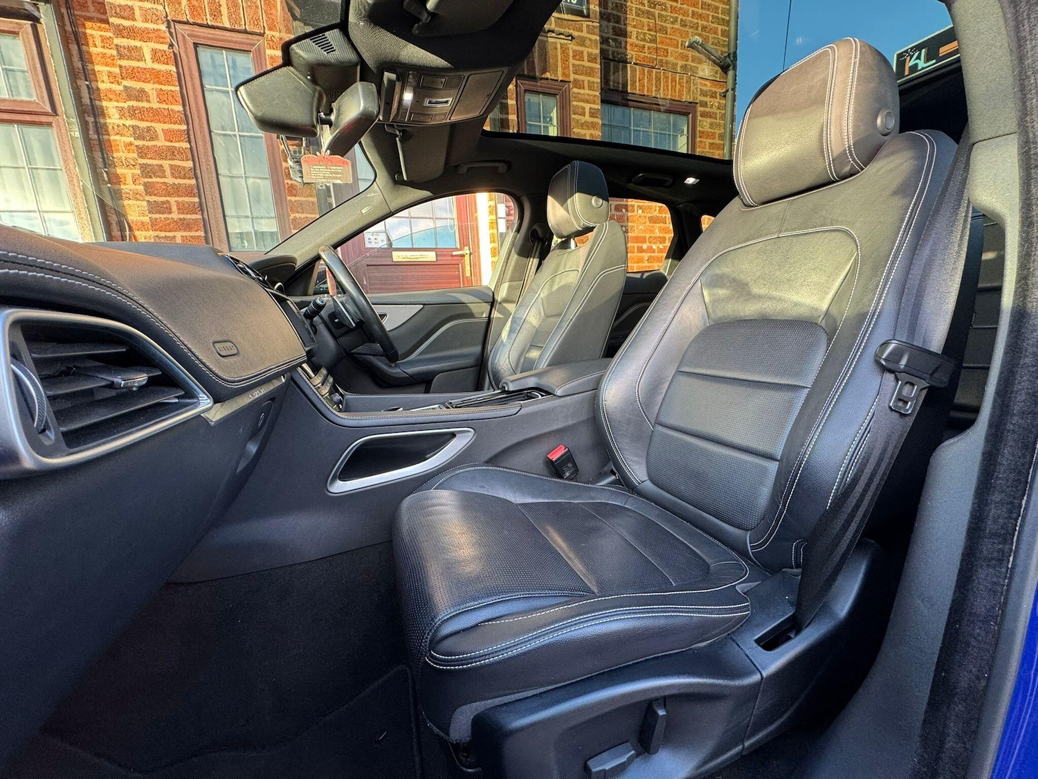 Used Jaguar F-Pace 2017 for sale - 76786506: Photo 11