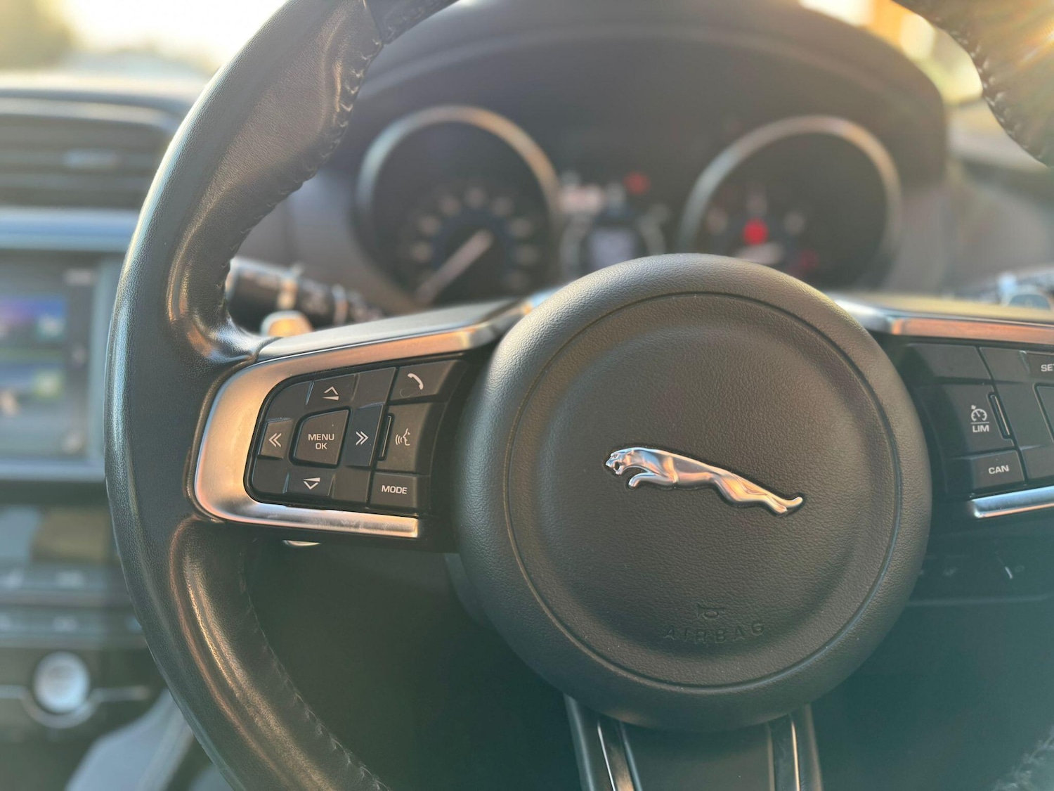 Used Jaguar F-Pace 2017 for sale - 76786506: Photo 17