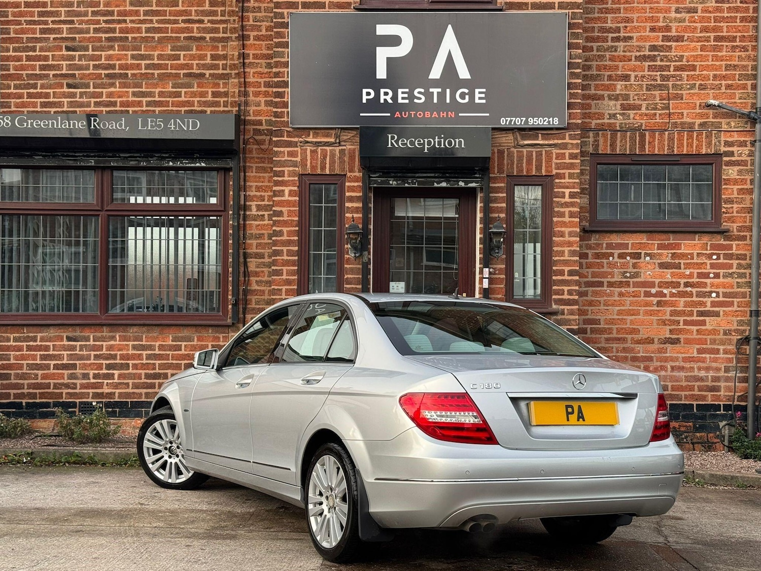 Used Mercedes-Benz C Class 2012 for sale - 76786694: Photo 2