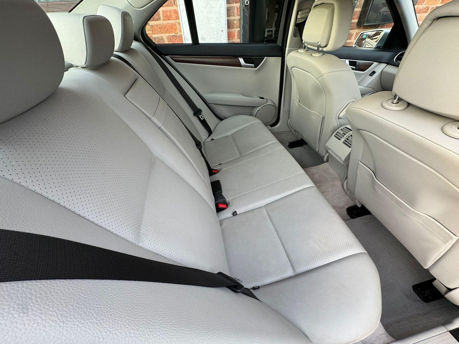 Used Mercedes-Benz C Class 2012 for sale - 76786694: Photo 8