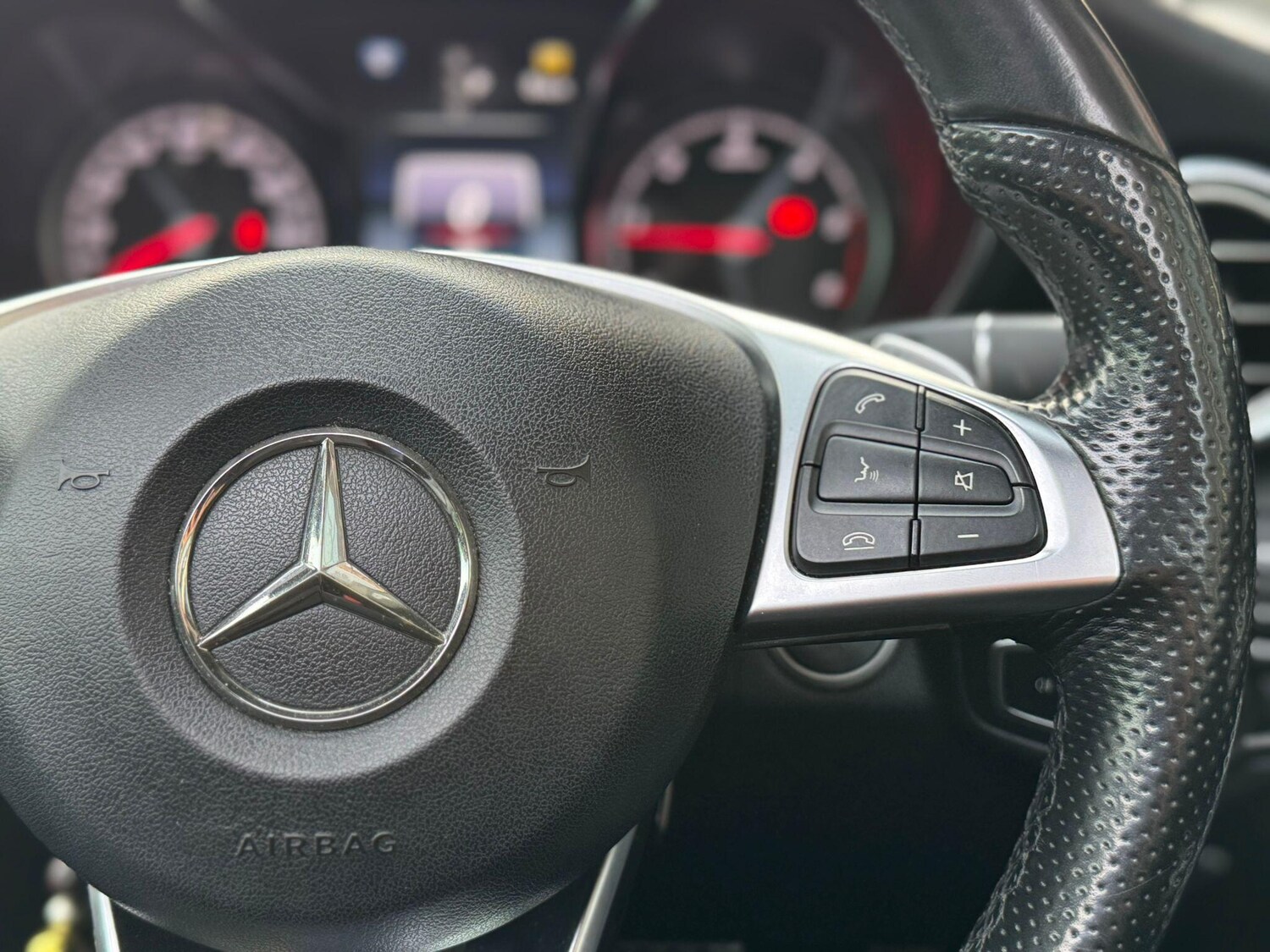 Used Mercedes-Benz GLC 2018 for sale - 76786923: Photo 18