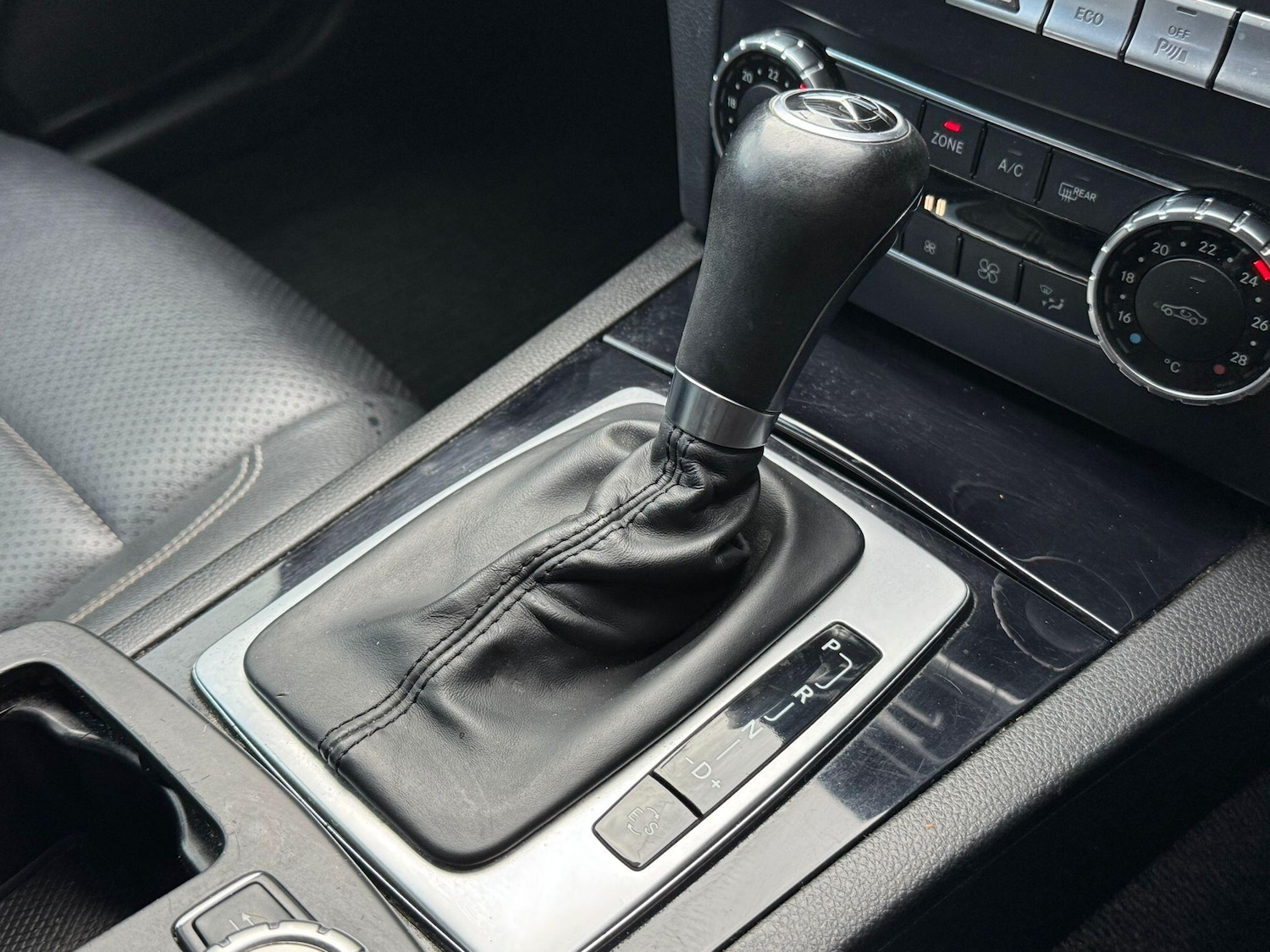 Used Mercedes-Benz C Class 2013 for sale - 76803526: Photo 16