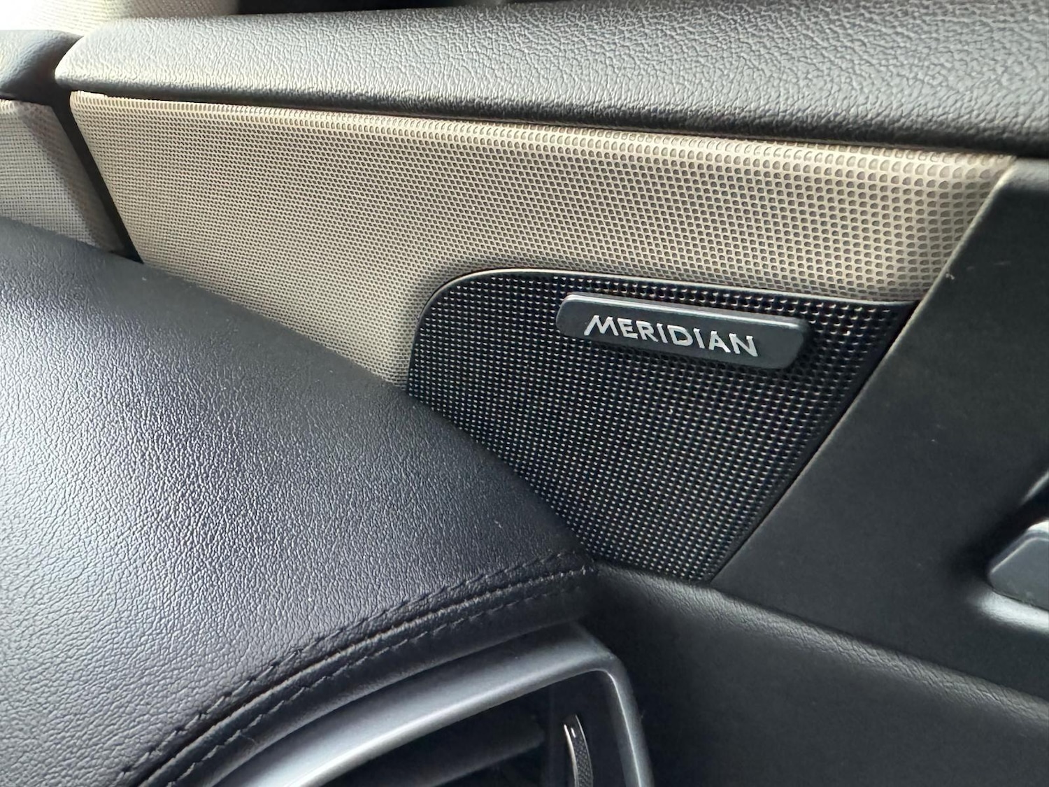 Used Jaguar XE 2016 for sale - 76786443: Photo 16