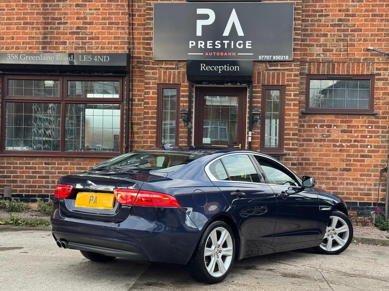 Used Jaguar XE 2016 for sale - 76786443: Photo 2