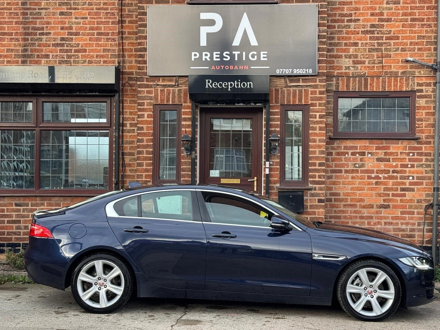 Used Jaguar XE 2016 for sale - 76786443: Photo 5