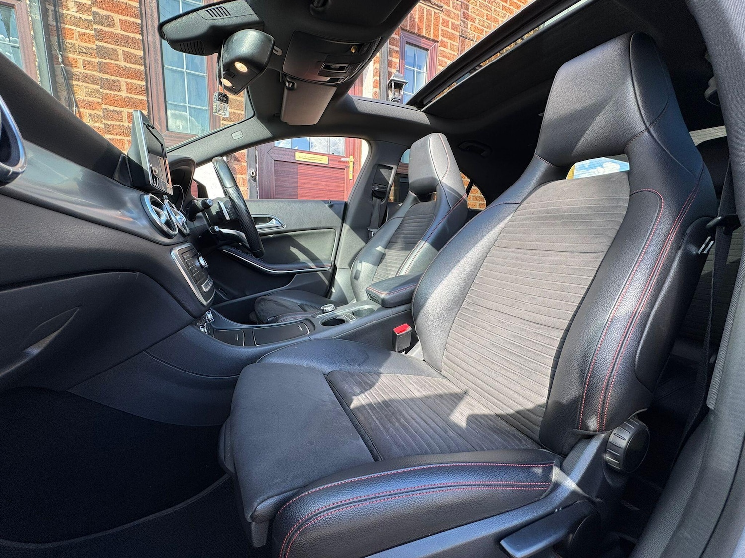 Used Mercedes-Benz CLA 2017 for sale - 76942711: Photo 11