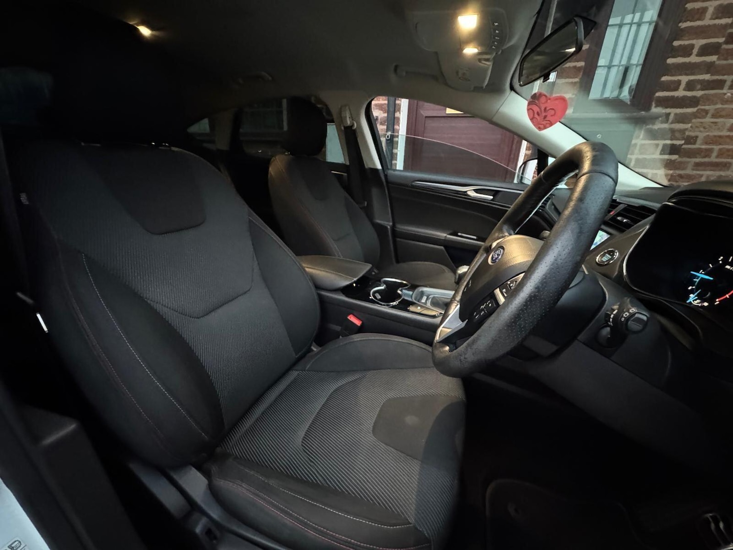 Used Ford Mondeo 2017 for sale - 76786941: Photo 7