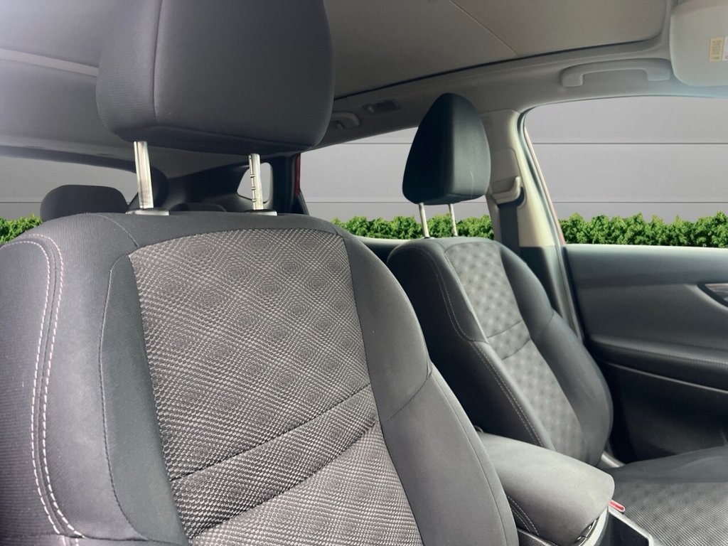 Used Nissan Qashqai 2015 for sale - 76744553: Photo 11