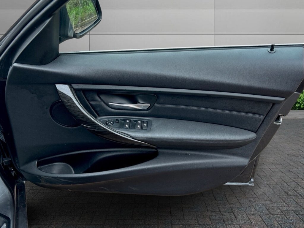 Used BMW 3 Series 2015 for sale - 76744544: Photo 12