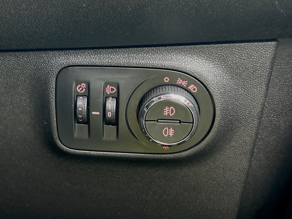 Used Vauxhall Corsa 2015 for sale - 76744499: Photo 29