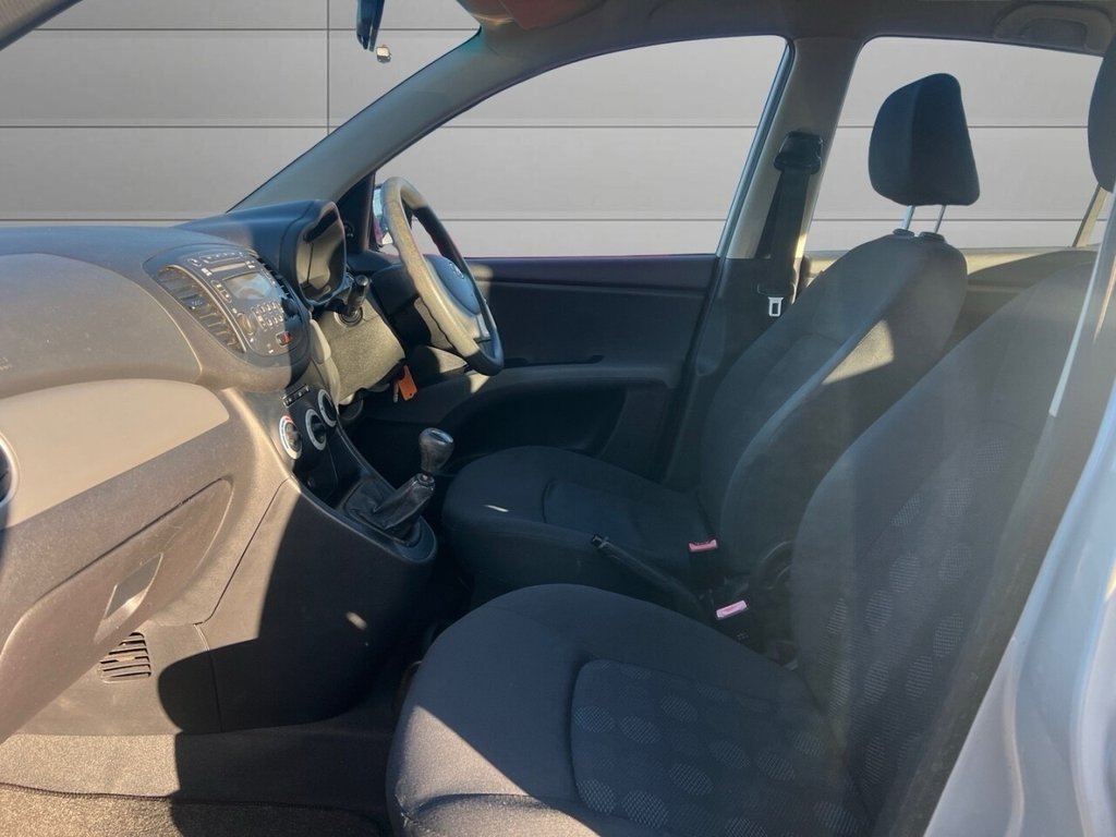 Used Hyundai i10 2011 for sale - 77089440: Photo 13