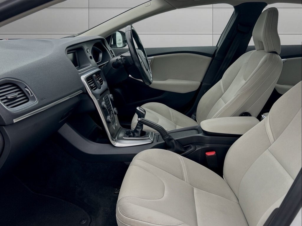 Used Volvo V40 2015 for sale - 76744543: Photo 13