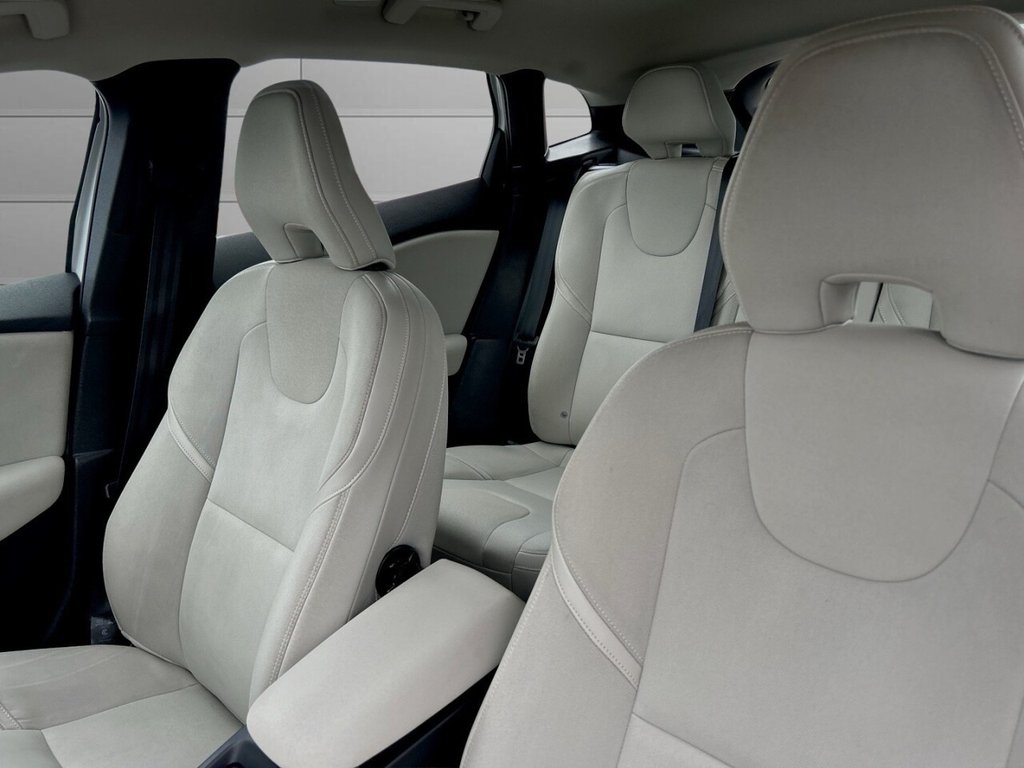 Used Volvo V40 2015 for sale - 76744543: Photo 14