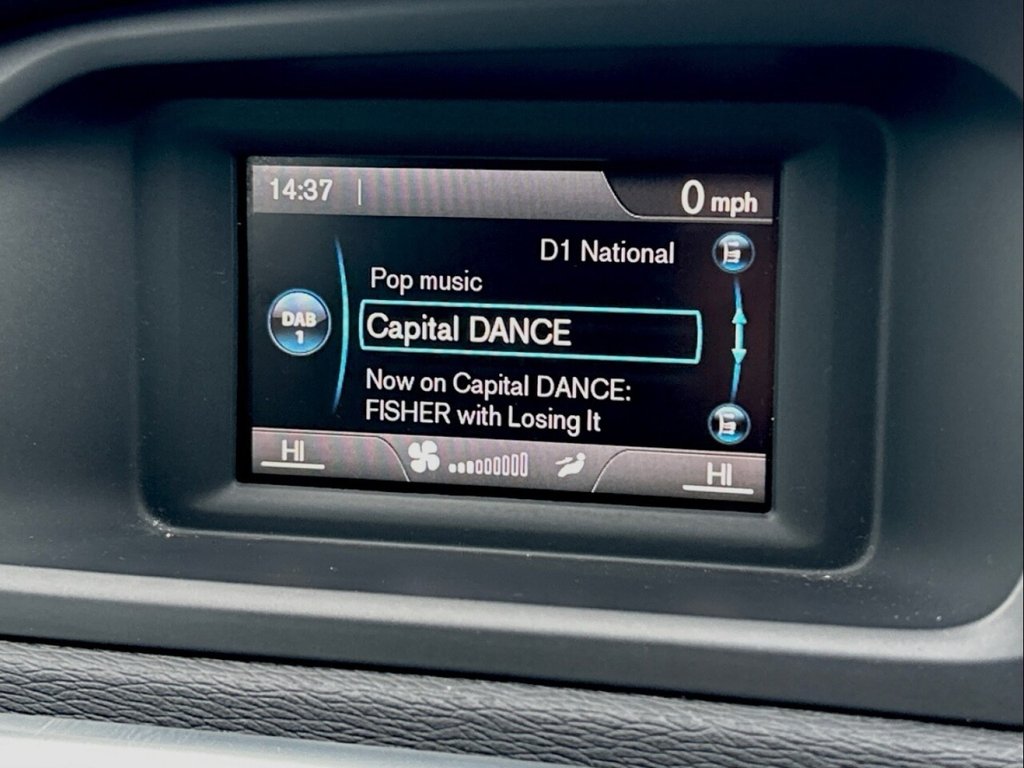 Used Volvo V40 2015 for sale - 76744543: Photo 26