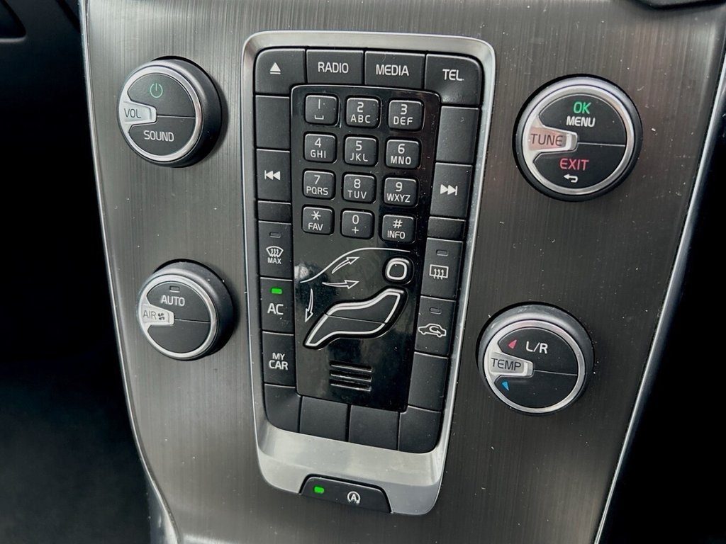 Used Volvo V40 2015 for sale - 76744543: Photo 27