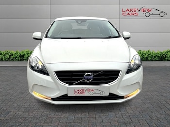 Used Volvo V40 2015 for sale - 76744543: Photo