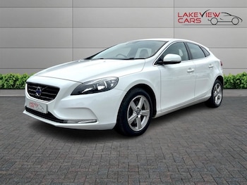 Used Volvo V40 2015 for sale - 76744543: Photo