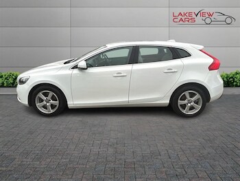 Used Volvo V40 2015 for sale - 76744543: Photo