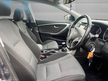 Used Hyundai i30 2016 for sale - 76744539: Photo