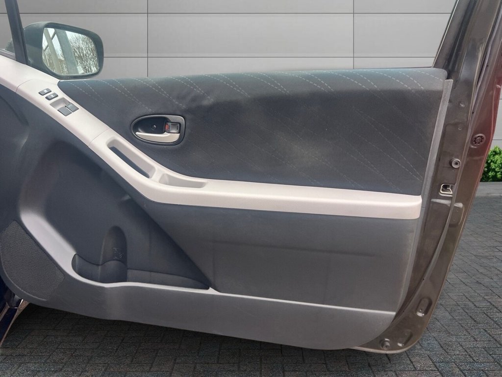 Used Toyota Yaris 2007 for sale - 76768475: Photo 12