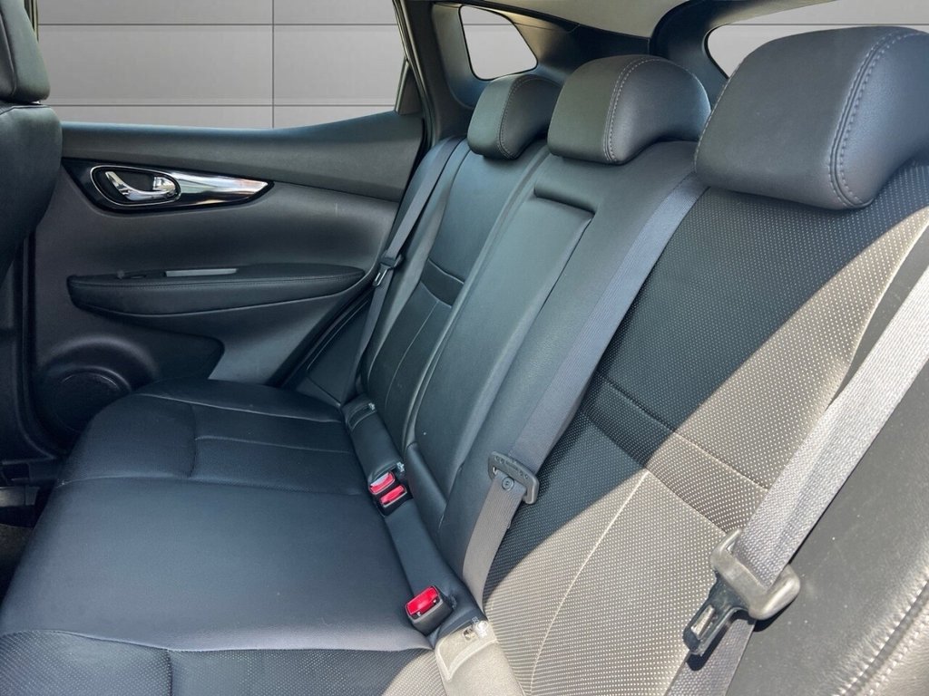 Used Nissan Qashqai 2014 for sale - 76744483: Photo 15