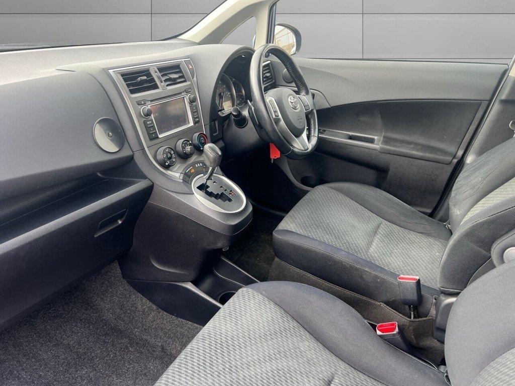 Used Toyota Verso 2011 for sale - 76744482: Photo 14