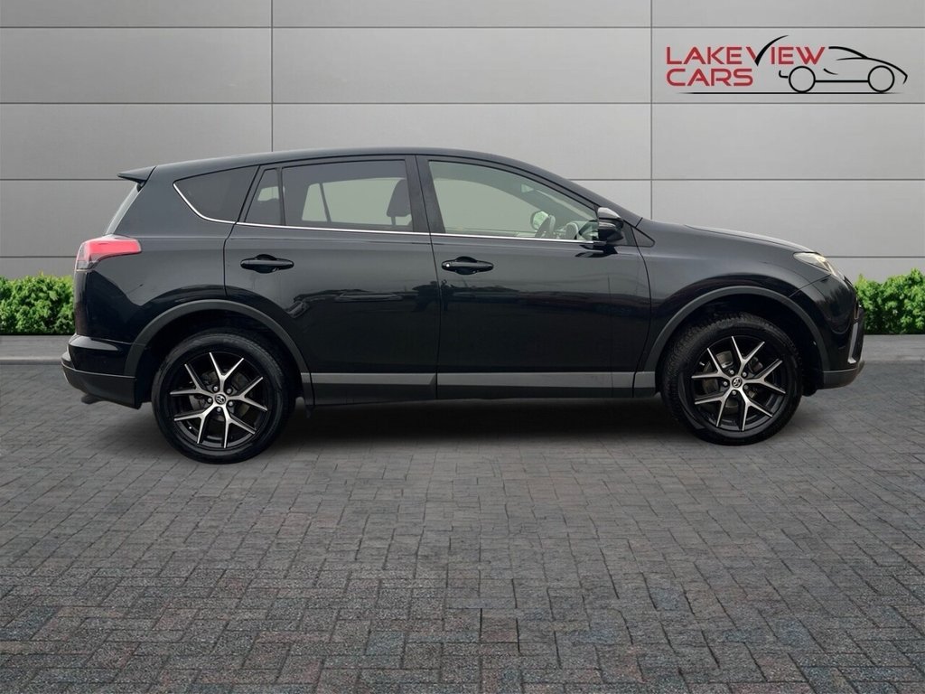 Used Toyota RAV4 2018 for sale - 76744531: Photo 10