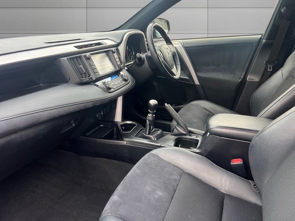 Used Toyota RAV4 2018 for sale - 76744531: Photo 15