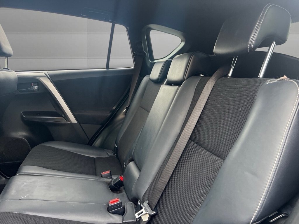 Used Toyota RAV4 2018 for sale - 76744531: Photo 17
