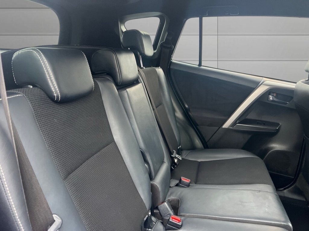 Used Toyota RAV4 2018 for sale - 76744531: Photo 18