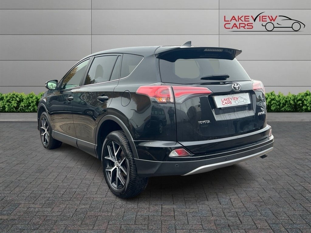 Used Toyota RAV4 2018 for sale - 76744531: Photo 2