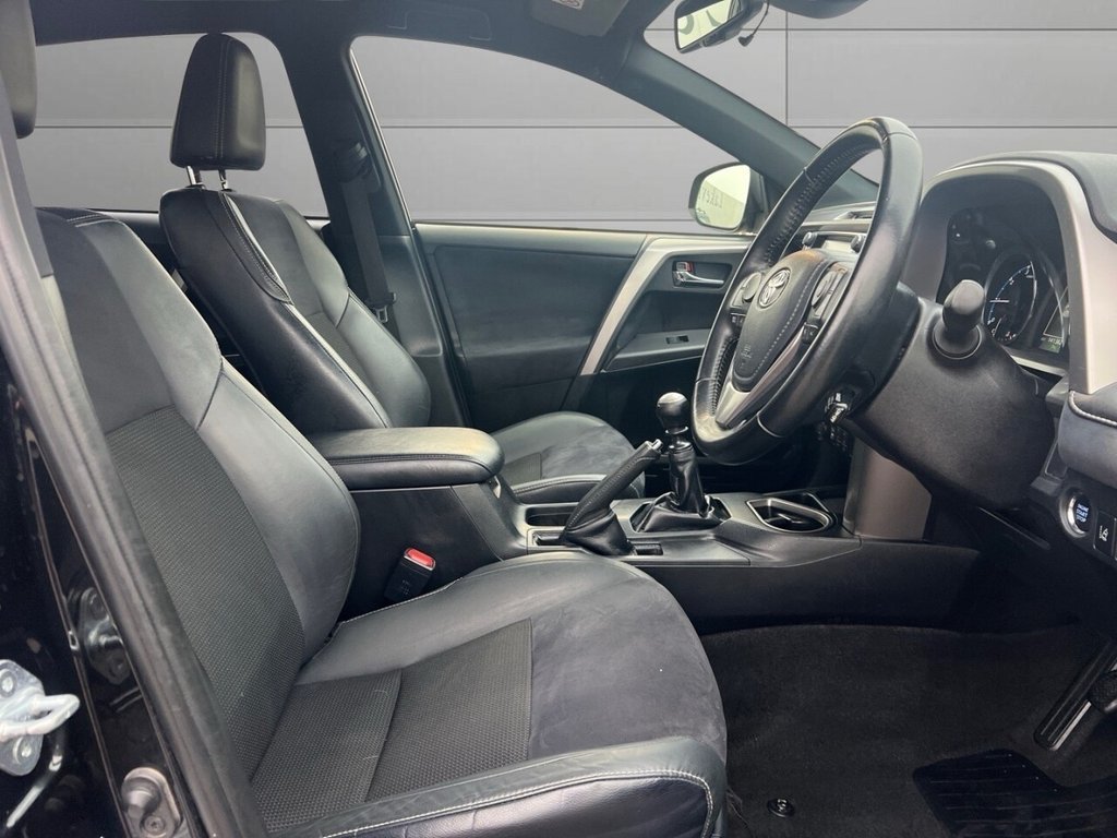 Used Toyota RAV4 2018 for sale - 76744531: Photo 3