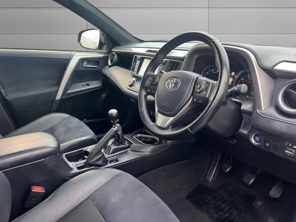 Used Toyota RAV4 2018 for sale - 76744531: Photo 9