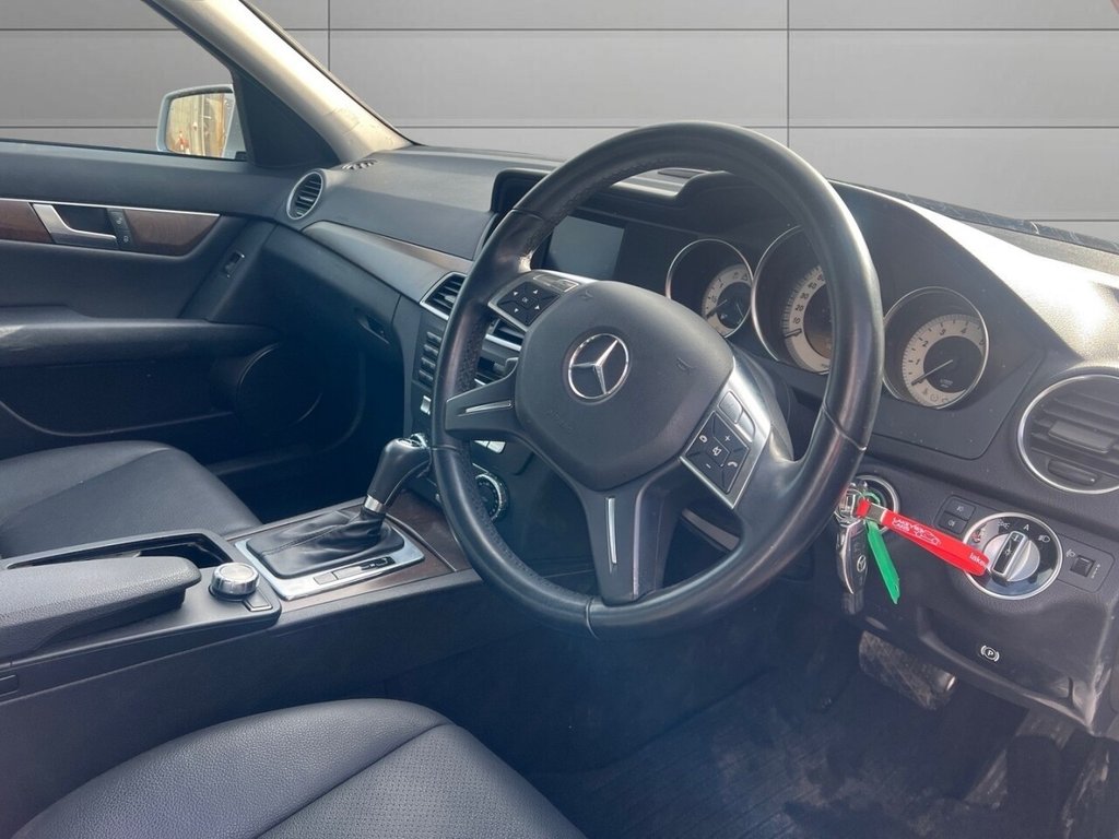 Used Mercedes-Benz C Class 2019 for sale - 76744447: Photo 11