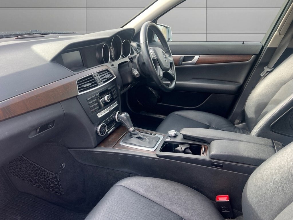 Used Mercedes-Benz C Class 2019 for sale - 76744447: Photo 17