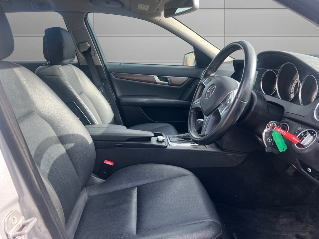 Used Mercedes-Benz C Class 2019 for sale - 76744447: Photo 3