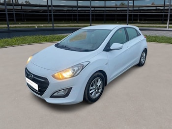 Used Hyundai i30 2015 for sale - 76744560: Photo