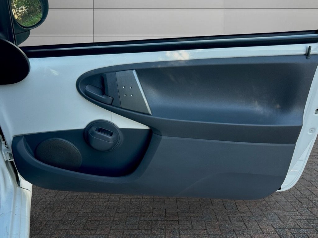 Used Toyota AYGO 2011 for sale - 76744504: Photo 12